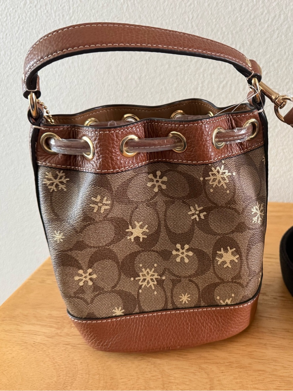 NWT Coach Dempsey Drawstring Bucket Bag - Picture 2 of 4